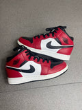 Jordan 1 Mid Chicago (taille 36,5)