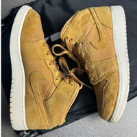 Jordan 1 mid Camel