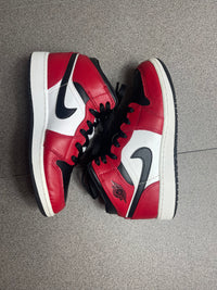 Jordan 1 Mid Chicago (taille 36,5)