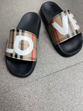 Claquette Burberry "LOVE" (taille 38)