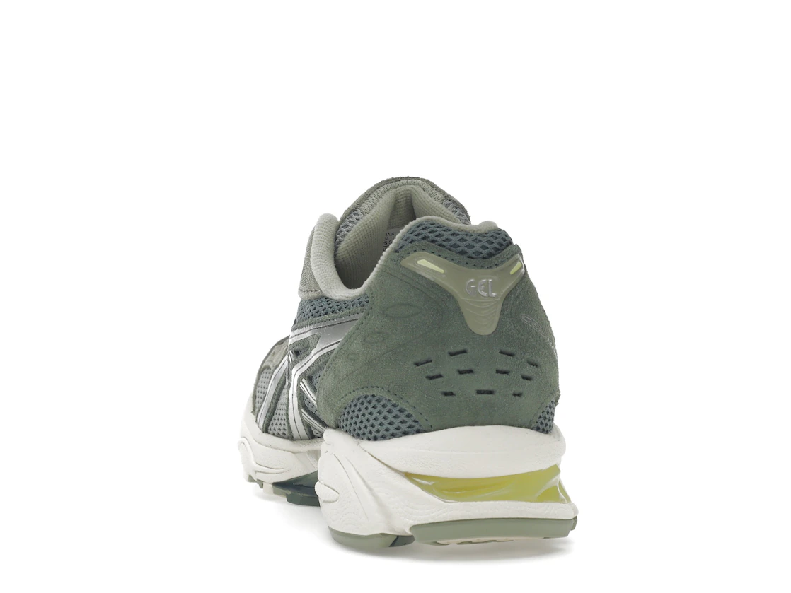 Vue 27 de ASICS Gel-Kayano 14 Olive Grey Pure Silver