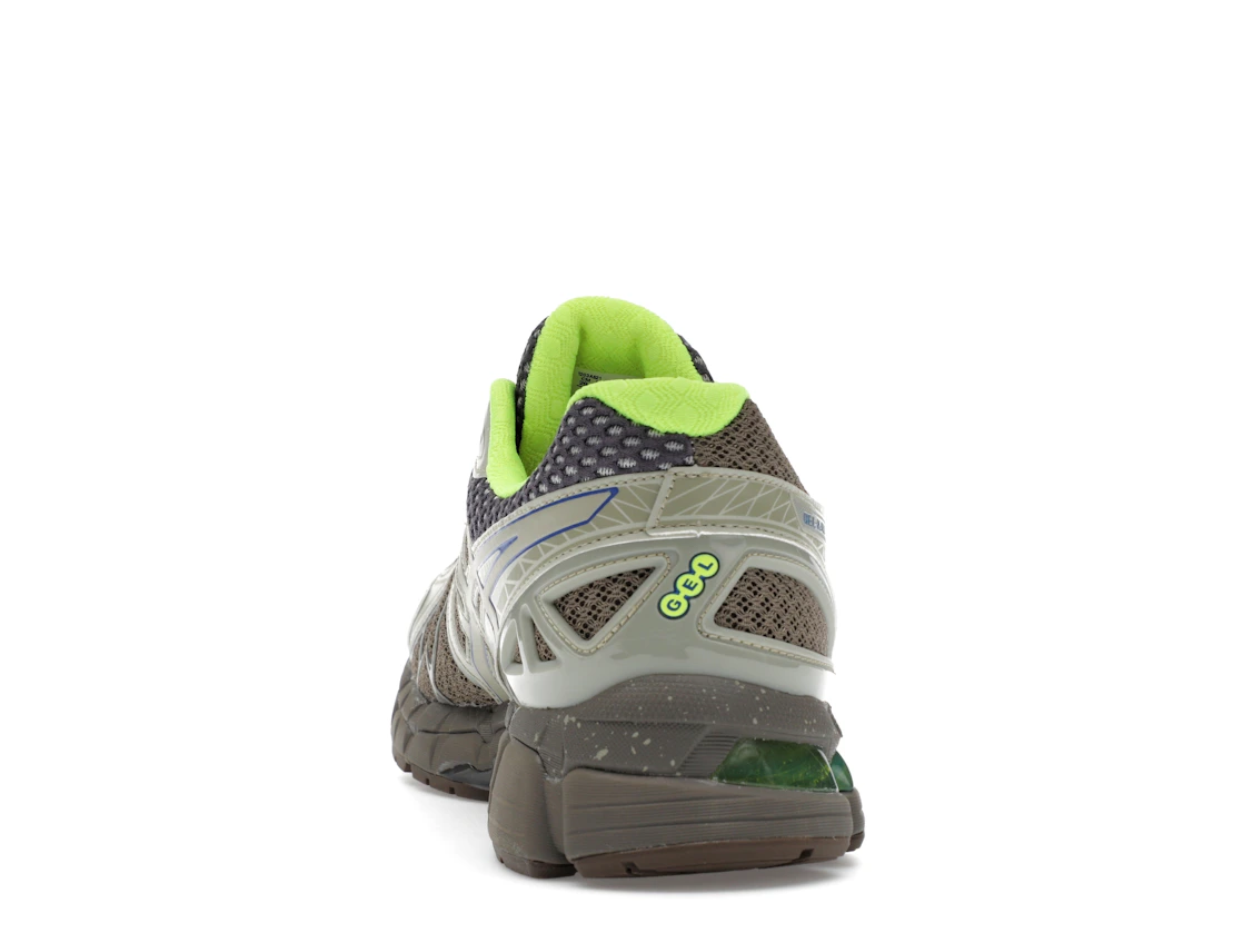Vue 27 de ASICS Gel-Kayano 20 Bodega Success in Small Batches (Friends & Family)