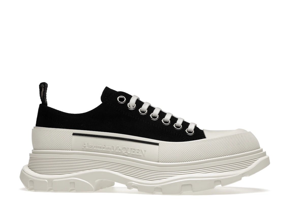 Vue 2 de Alexander McQueen Tread Slick Low Lace Up Black White FW21