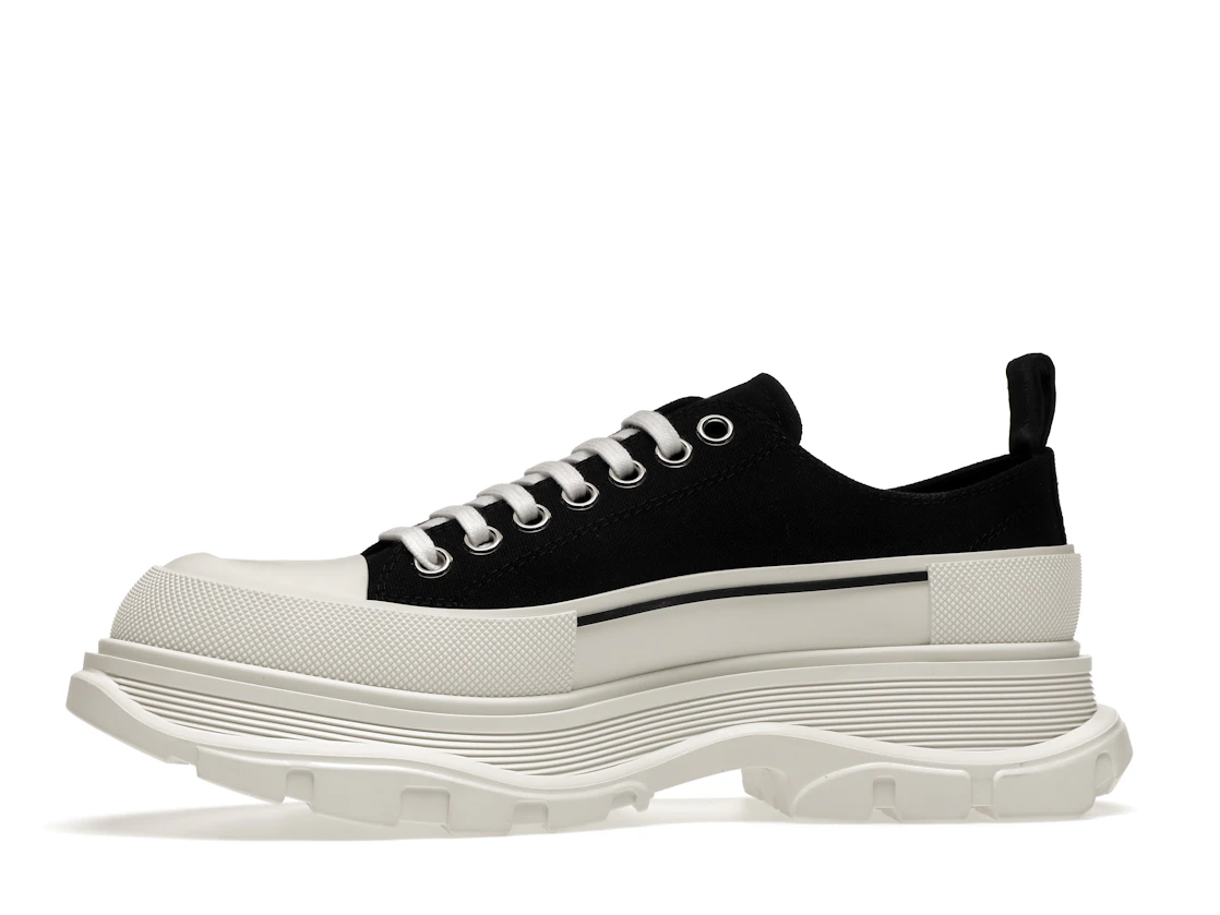 Vue 18 de Alexander McQueen Tread Slick Low Lace Up Black White FW21