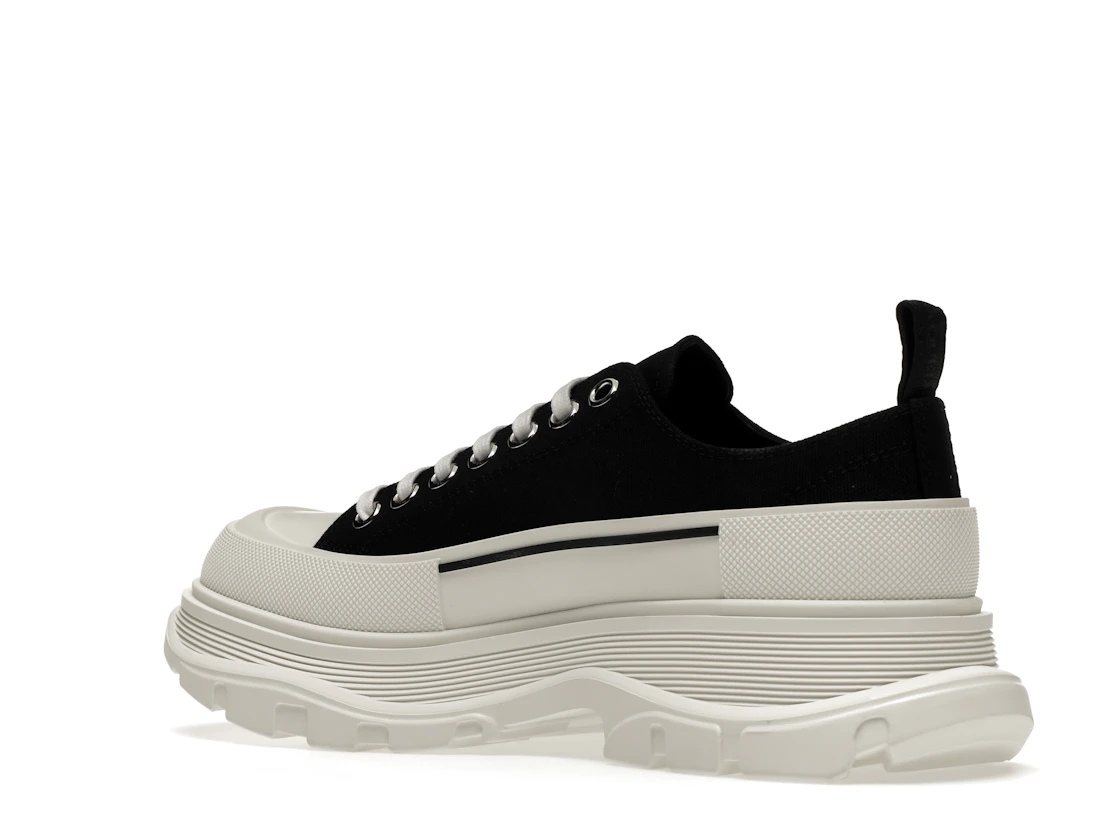 Vue 23 de Alexander McQueen Tread Slick Low Lace Up Black White FW21