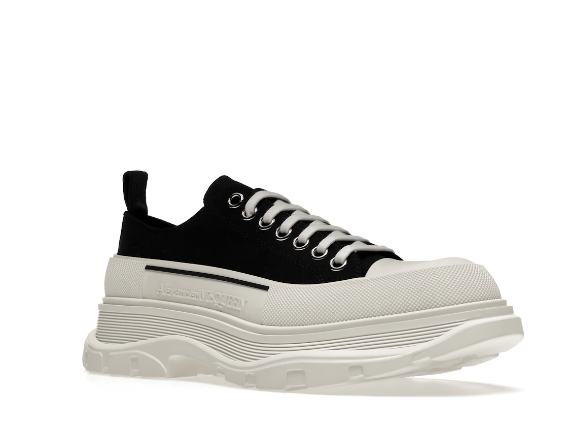 Vue 5 de Alexander McQueen Tread Slick Low Lace Up Black White FW21