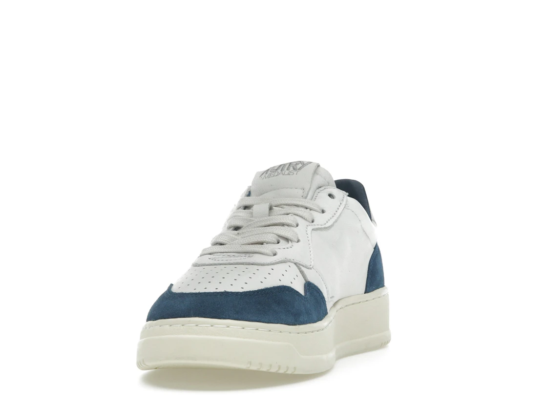 Vue 12 de Autry Medalist Leather Low White Capri