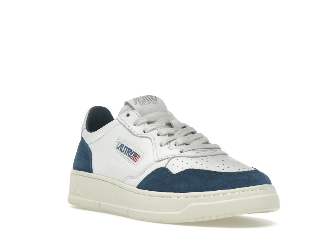 Vue 6 de Autry Medalist Leather Low White Capri