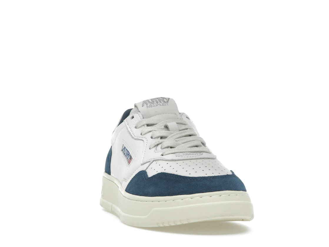 Vue 8 de Autry Medalist Leather Low White Capri