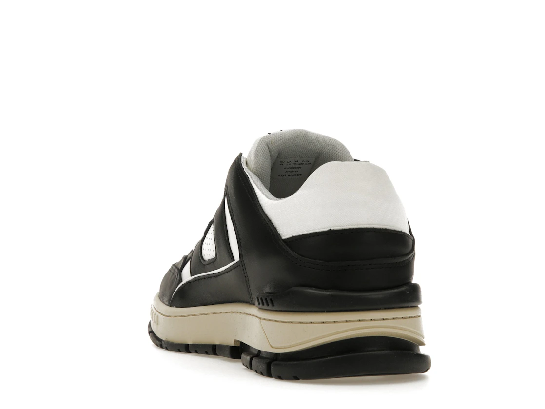 Vue 26 de Axel Arigato Area Lo Sneaker Black