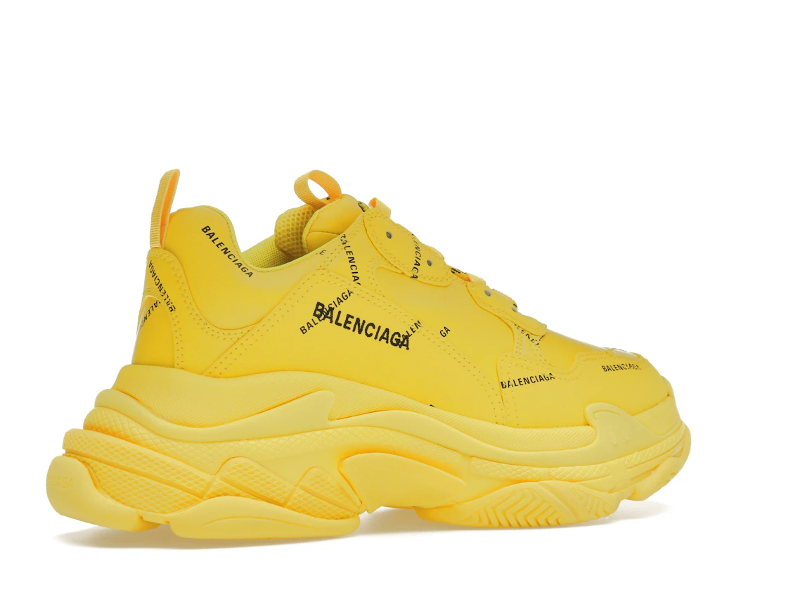 Vue 34 de Balenciaga Triple S Allover Logo Yellow