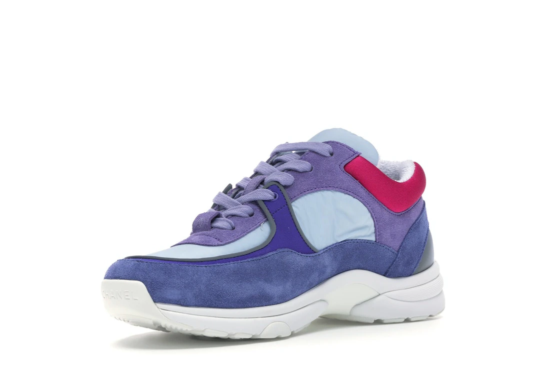 Vue 15 de Chanel Low Top Trainer CC Ivory Blue 