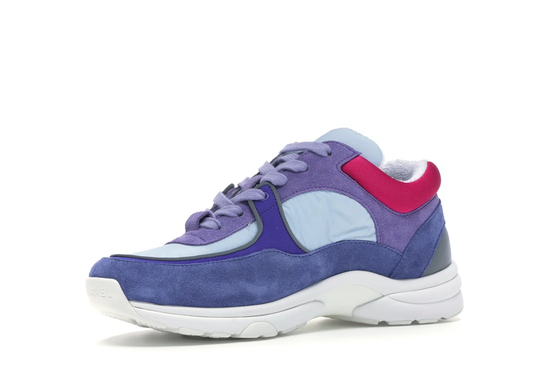 Vue 16 de Chanel Low Top Trainer CC Ivory Blue 