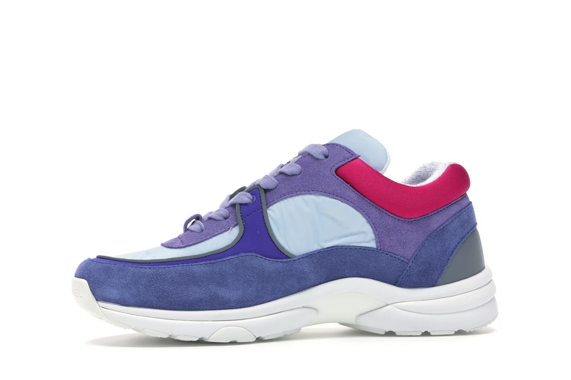 Vue 18 de Chanel Low Top Trainer CC Ivory Blue 