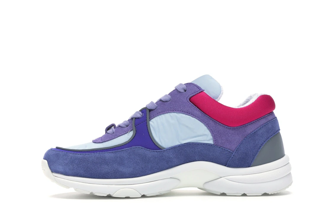 Vue 19 de Chanel Low Top Trainer CC Ivory Blue 