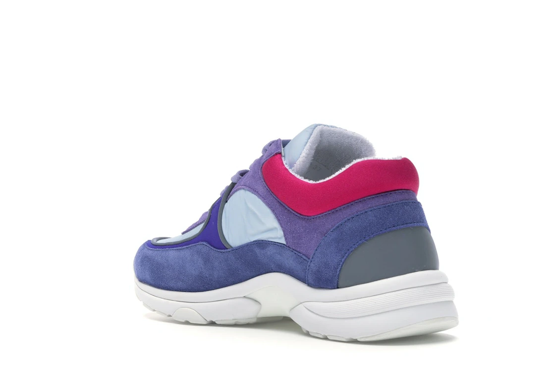 Vue 24 de Chanel Low Top Trainer CC Ivory Blue 
