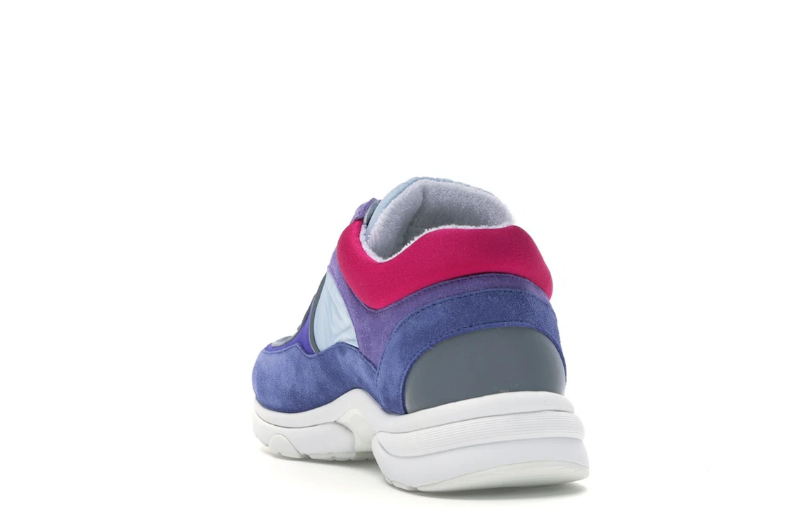 Vue 26 de Chanel Low Top Trainer CC Ivory Blue 