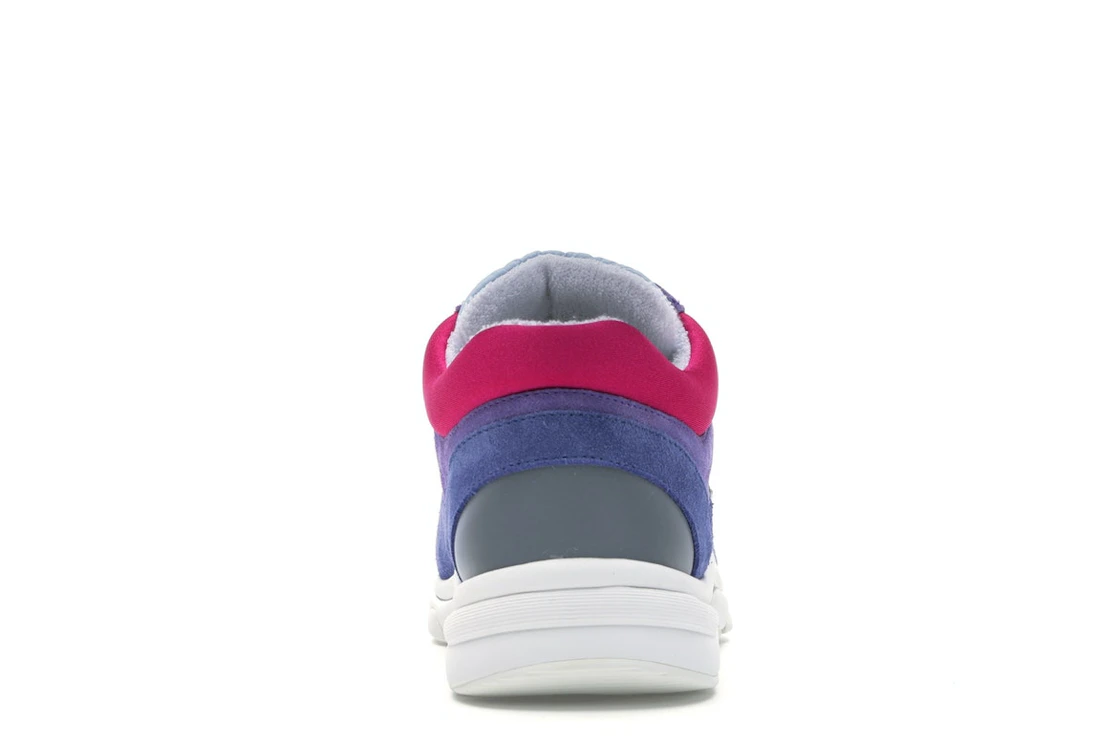 Vue 28 de Chanel Low Top Trainer CC Ivory Blue 