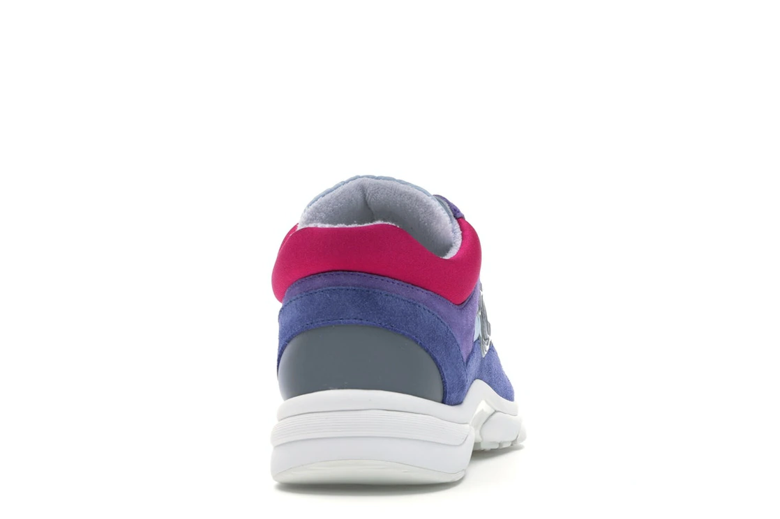 Vue 29 de Chanel Low Top Trainer CC Ivory Blue 
