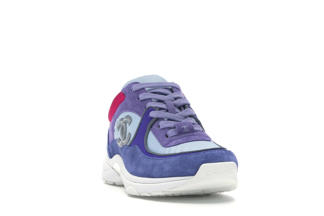 Vue 8 de Chanel Low Top Trainer CC Ivory Blue 