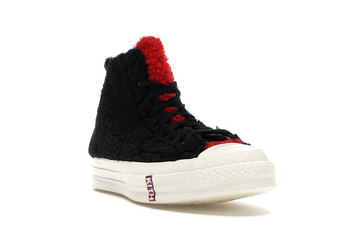 Vue 7 de Converse Chuck Taylor All Star 70 Hi Kith x Disney Fur