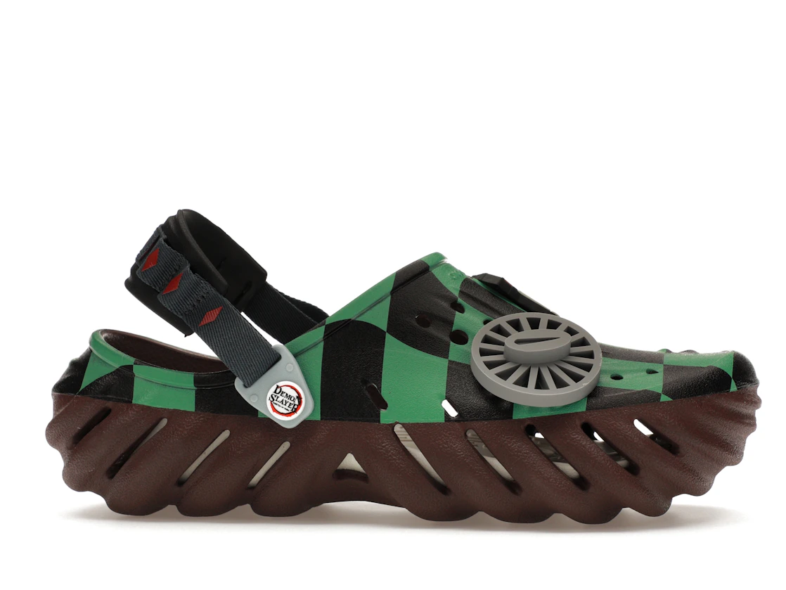 Vue 2 de Crocs Echo Clog Demon Slayer Tanjiro