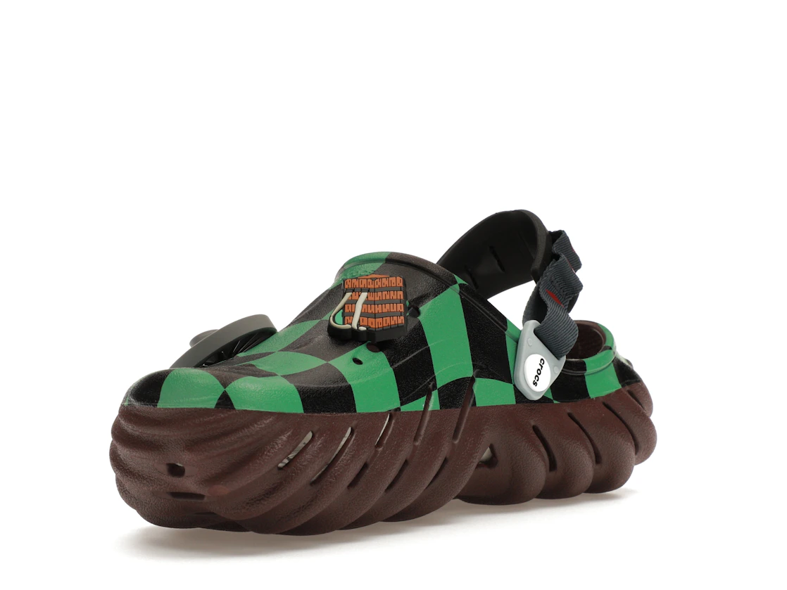 Vue 14 de Crocs Echo Clog Demon Slayer Tanjiro