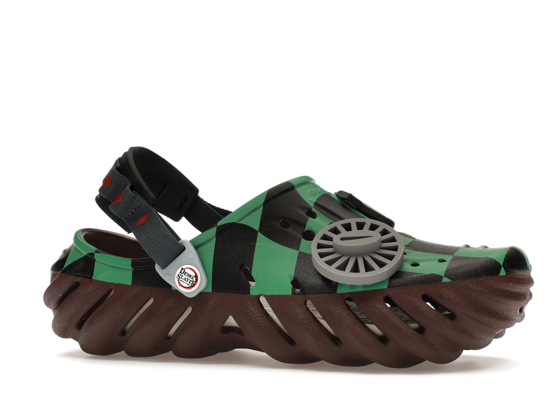 Vue 3 de Crocs Echo Clog Demon Slayer Tanjiro