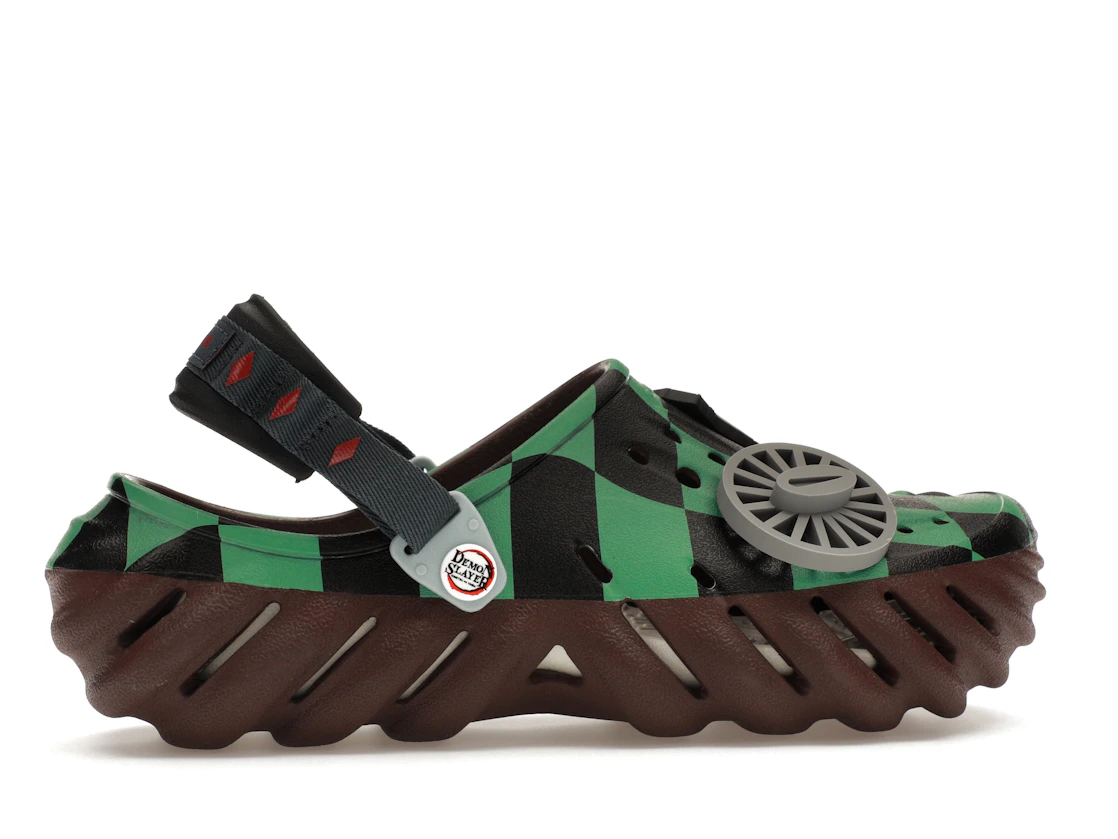 Vue 36 de Crocs Echo Clog Demon Slayer Tanjiro