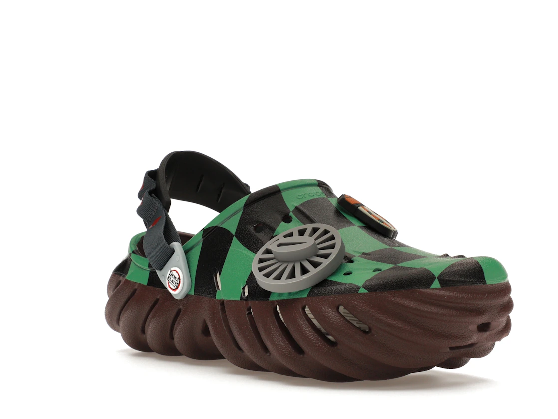 Vue 6 de Crocs Echo Clog Demon Slayer Tanjiro