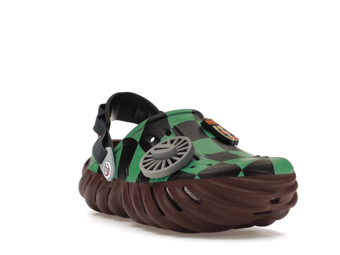 Vue 7 de Crocs Echo Clog Demon Slayer Tanjiro