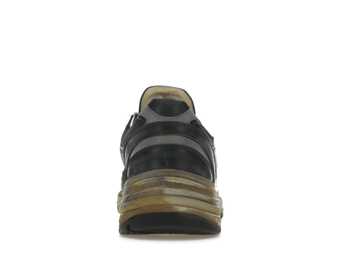 Vue 28 de Golden Goose Running Dad Black Grey