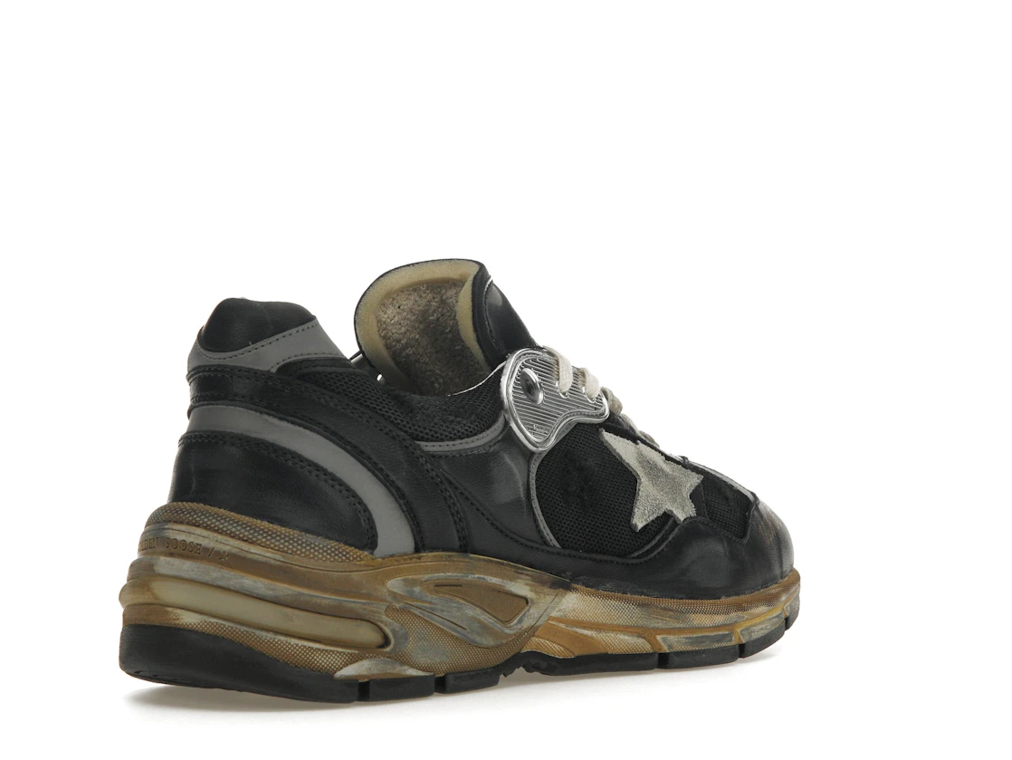Vue 32 de Golden Goose Running Dad Black Grey