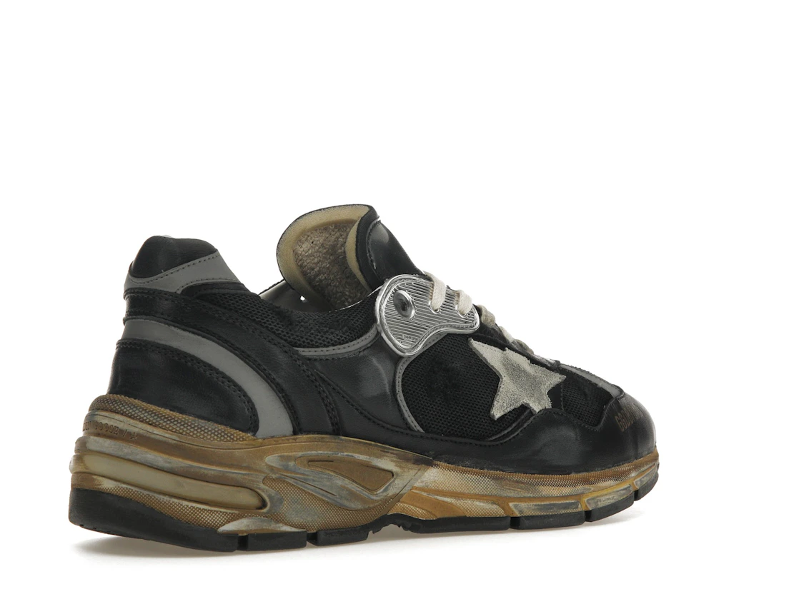 Vue 33 de Golden Goose Running Dad Black Grey