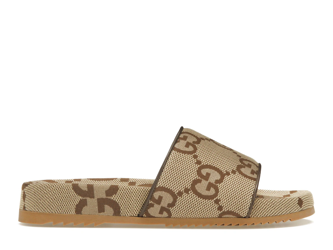 Vue 1 de Gucci maxi GG Canvas Slides Camel Ebony