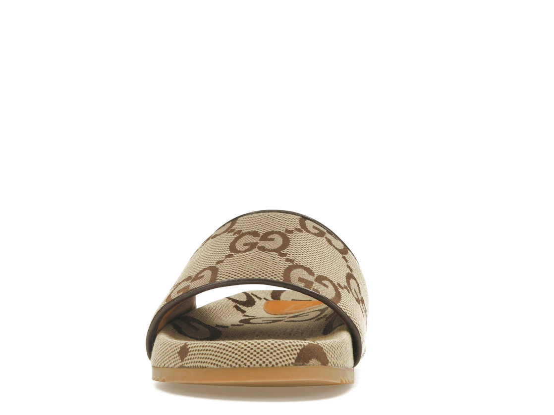 Vue 11 de Gucci maxi GG Canvas Slides Camel Ebony