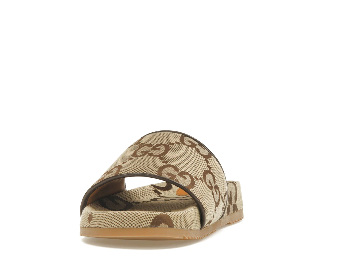 Vue 12 de Gucci maxi GG Canvas Slides Camel Ebony