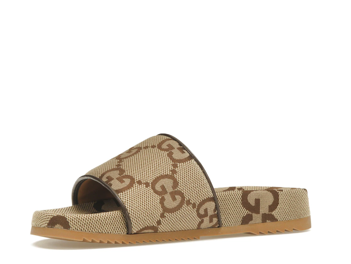 Vue 16 de Gucci maxi GG Canvas Slides Camel Ebony