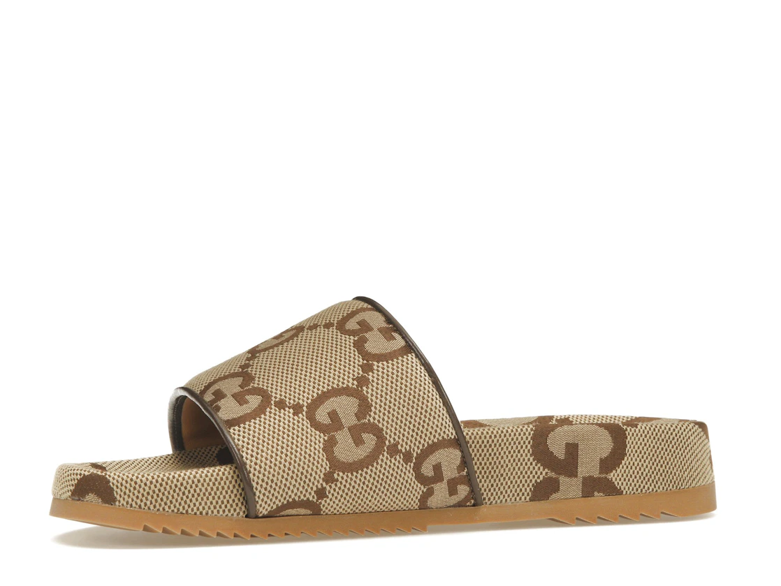 Vue 17 de Gucci maxi GG Canvas Slides Camel Ebony
