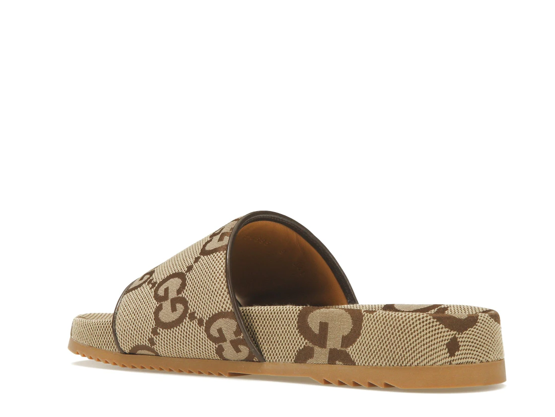 Vue 23 de Gucci maxi GG Canvas Slides Camel Ebony