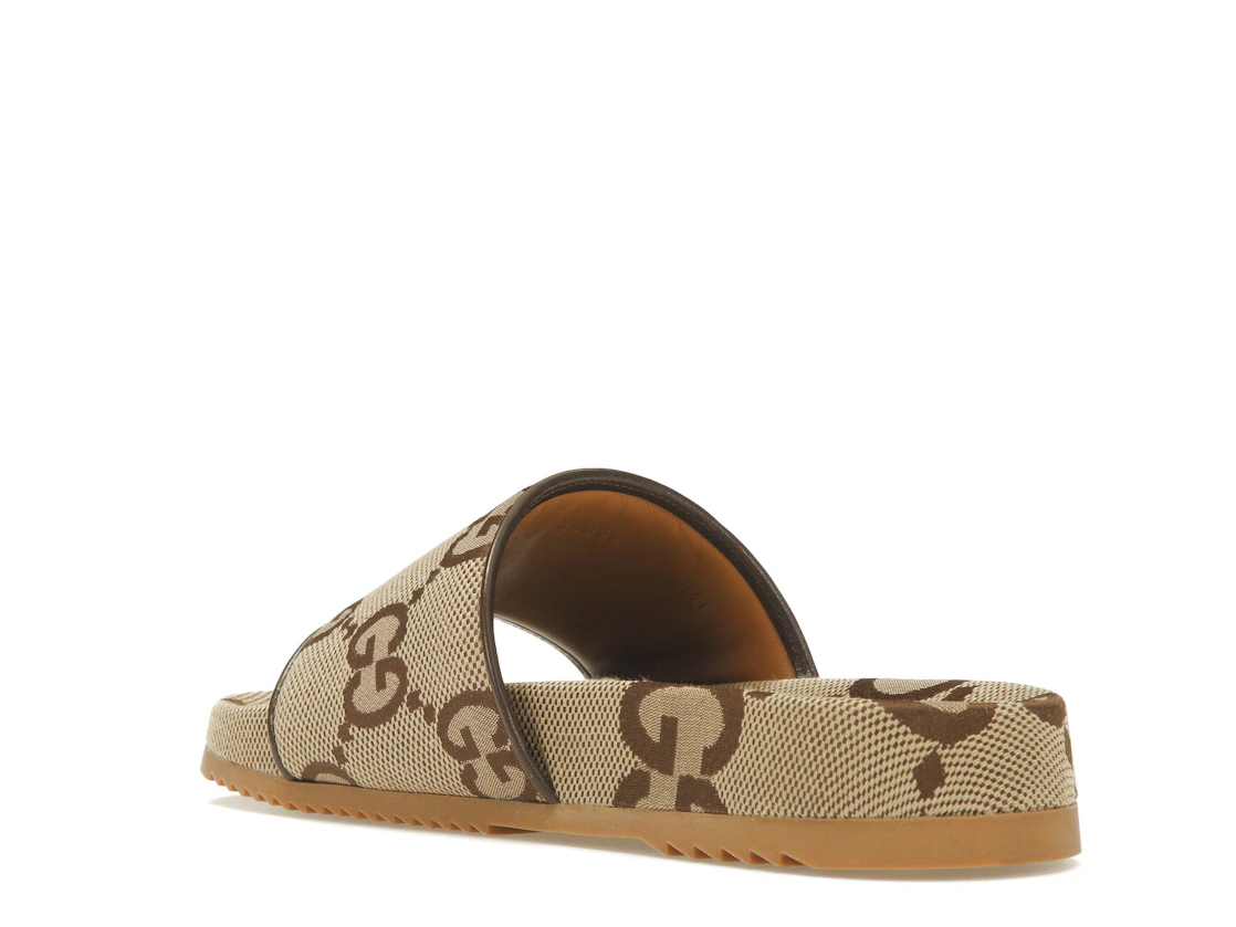 Vue 24 de Gucci maxi GG Canvas Slides Camel Ebony