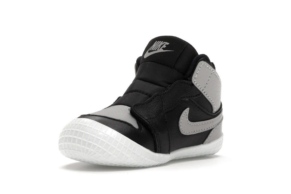 Vue 15 de Jordan 1 Crib Bootie Black Medium Grey (I)