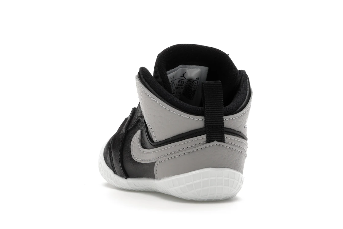 Vue 26 de Jordan 1 Crib Bootie Black Medium Grey (I)
