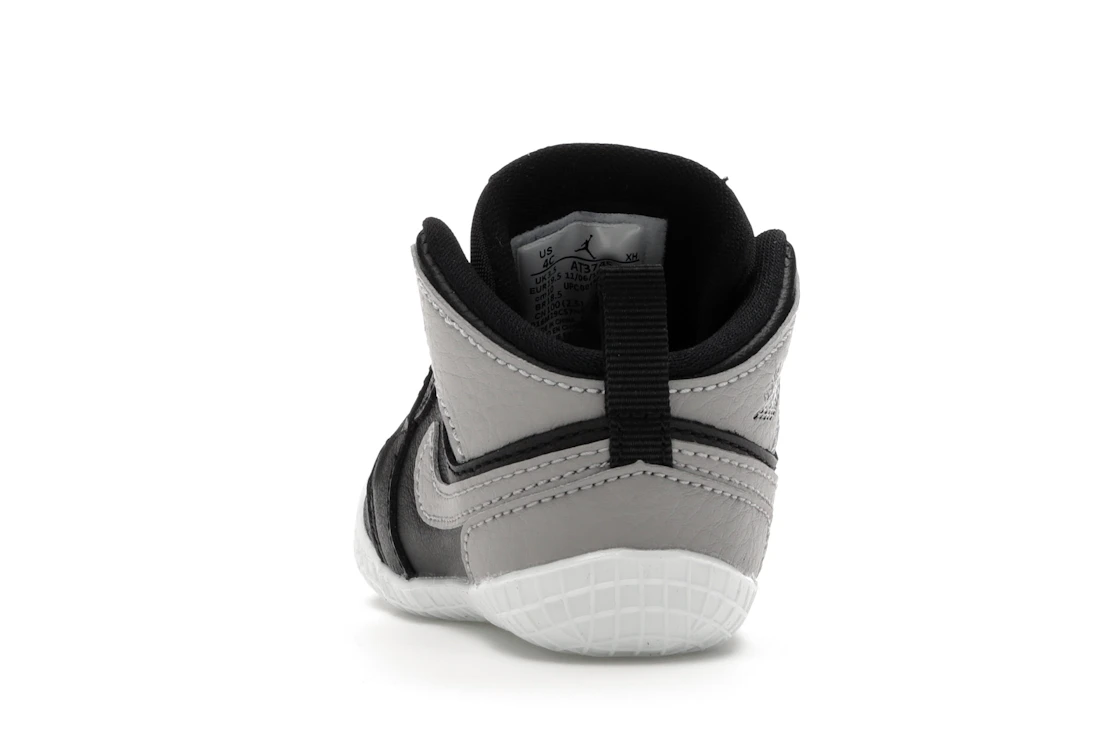 Vue 27 de Jordan 1 Crib Bootie Black Medium Grey (I)