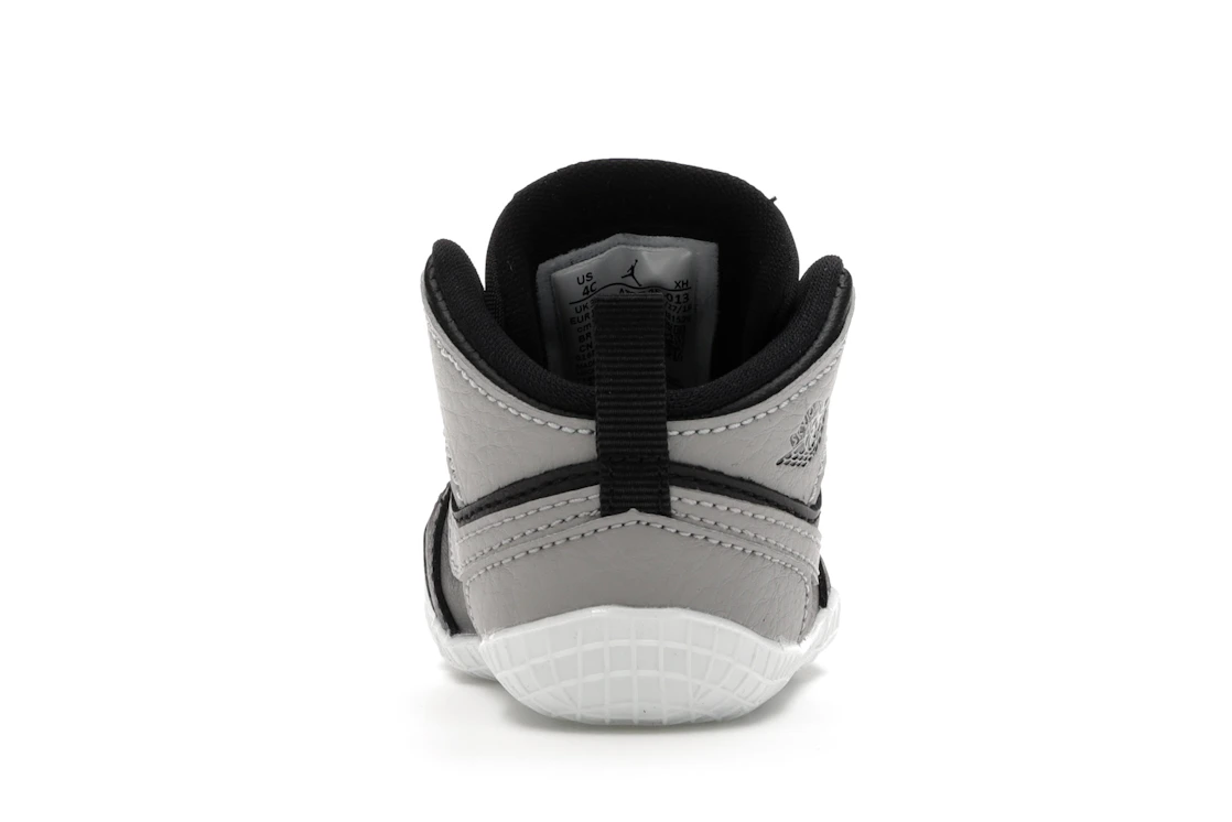 Vue 28 de Jordan 1 Crib Bootie Black Medium Grey (I)
