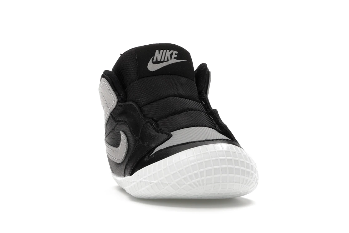 Vue 8 de Jordan 1 Crib Bootie Black Medium Grey (I)