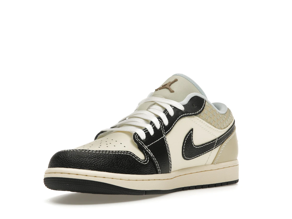 Vue 14 de Jordan 1 Low SE Coconut Milk Black Muslin
