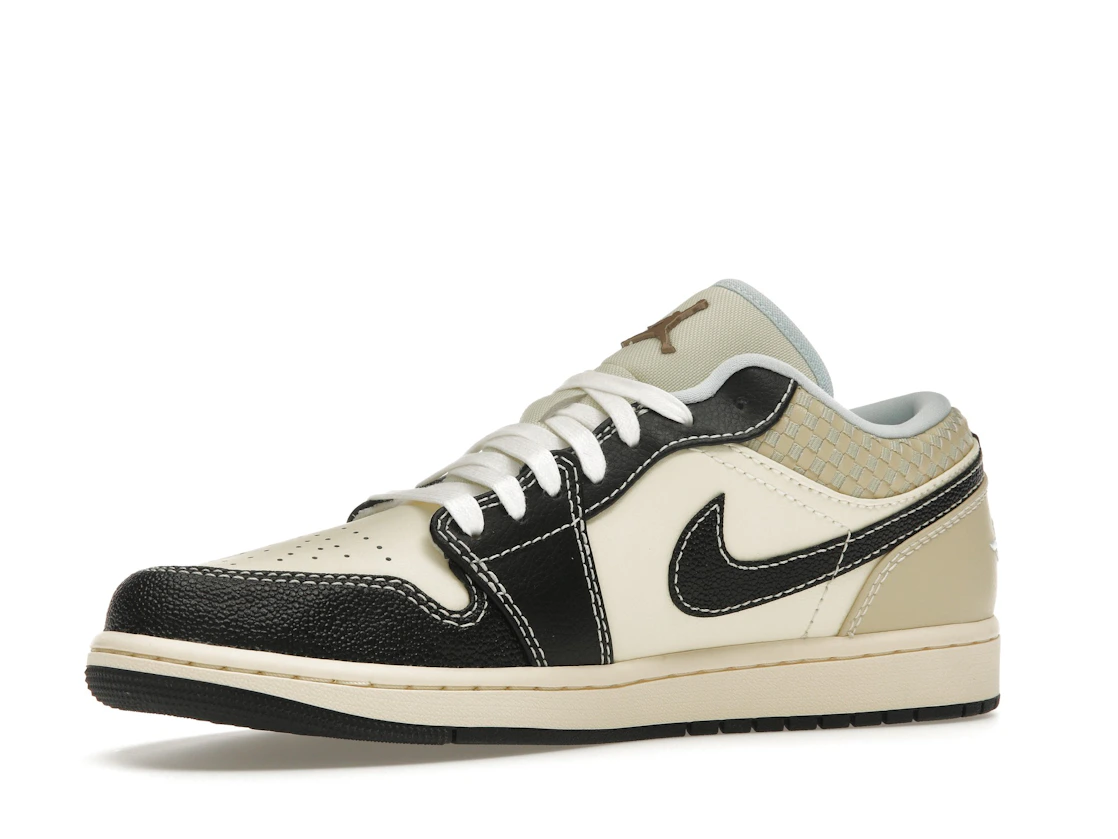 Vue 16 de Jordan 1 Low SE Coconut Milk Black Muslin