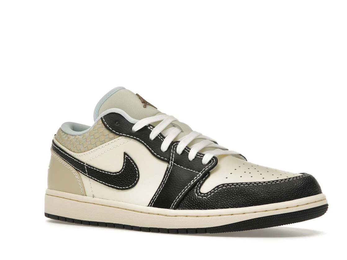 Vue 4 de Jordan 1 Low SE Coconut Milk Black Muslin