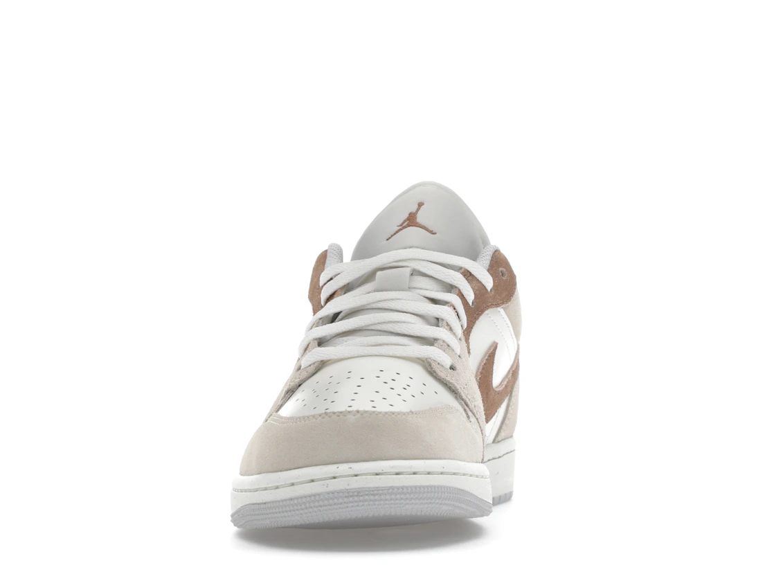 Vue 11 de Jordan 1 Low SE Legend Light Brown
